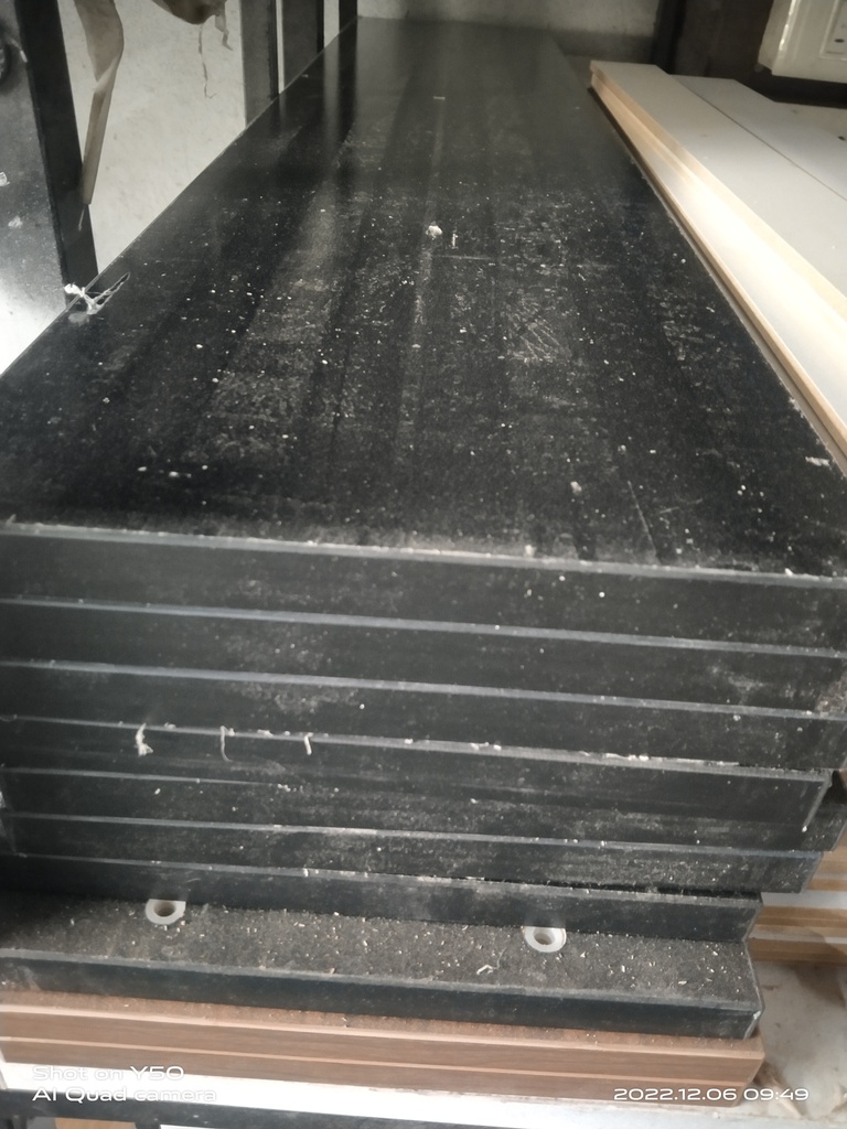 447x227 Sqatty Stool Top